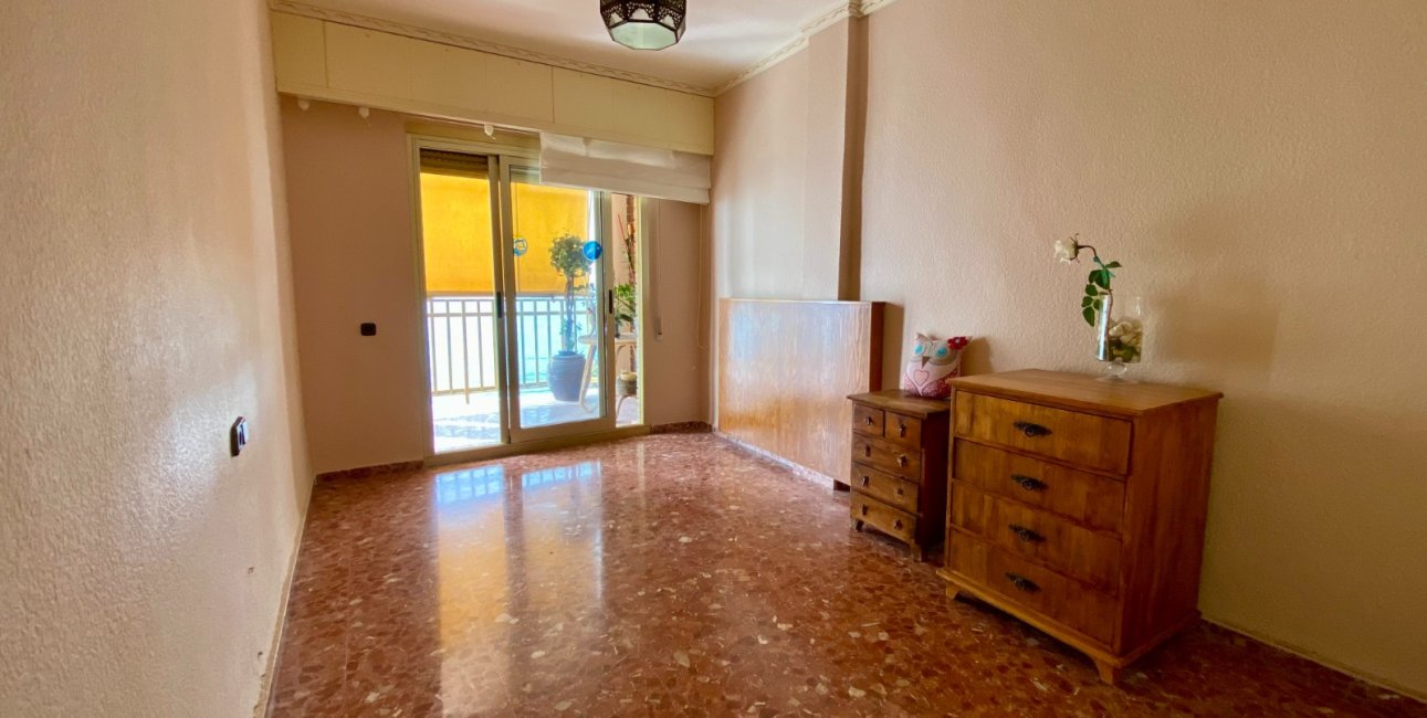 Resale - Apartment / flat -
Torrevieja - Playa Del Cura