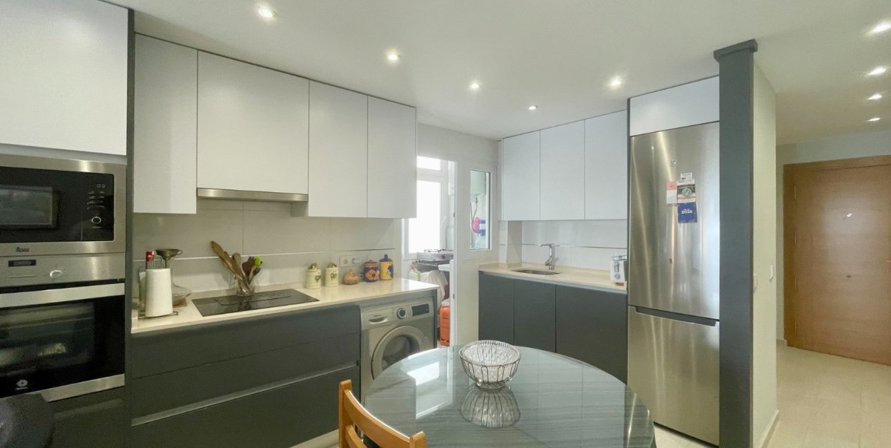 Resale - Apartment / flat -
Torrevieja - Playa Del Cura