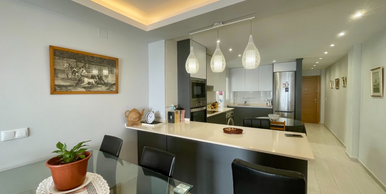 Resale - Apartment / flat -
Torrevieja - Playa Del Cura