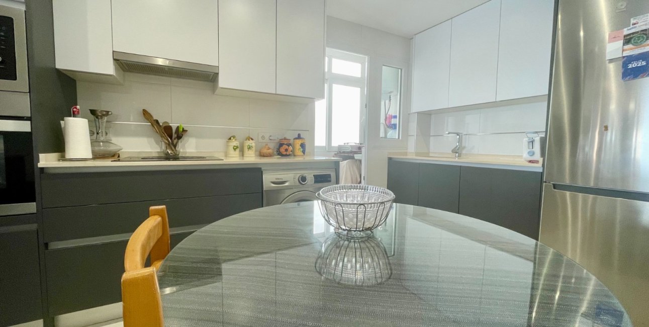 Resale - Apartment / flat -
Torrevieja - Playa Del Cura