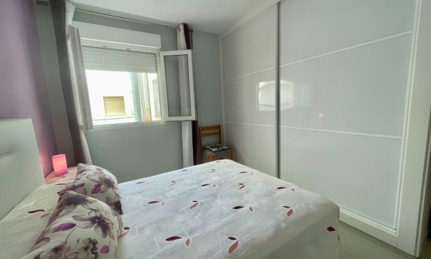 Resale - Apartment / flat -
Torrevieja - Playa Del Cura