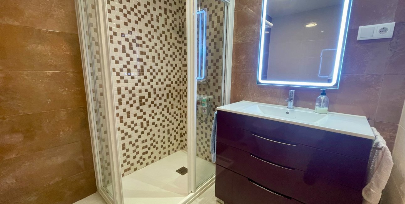 Resale - Apartment / flat -
Torrevieja - Playa Del Cura