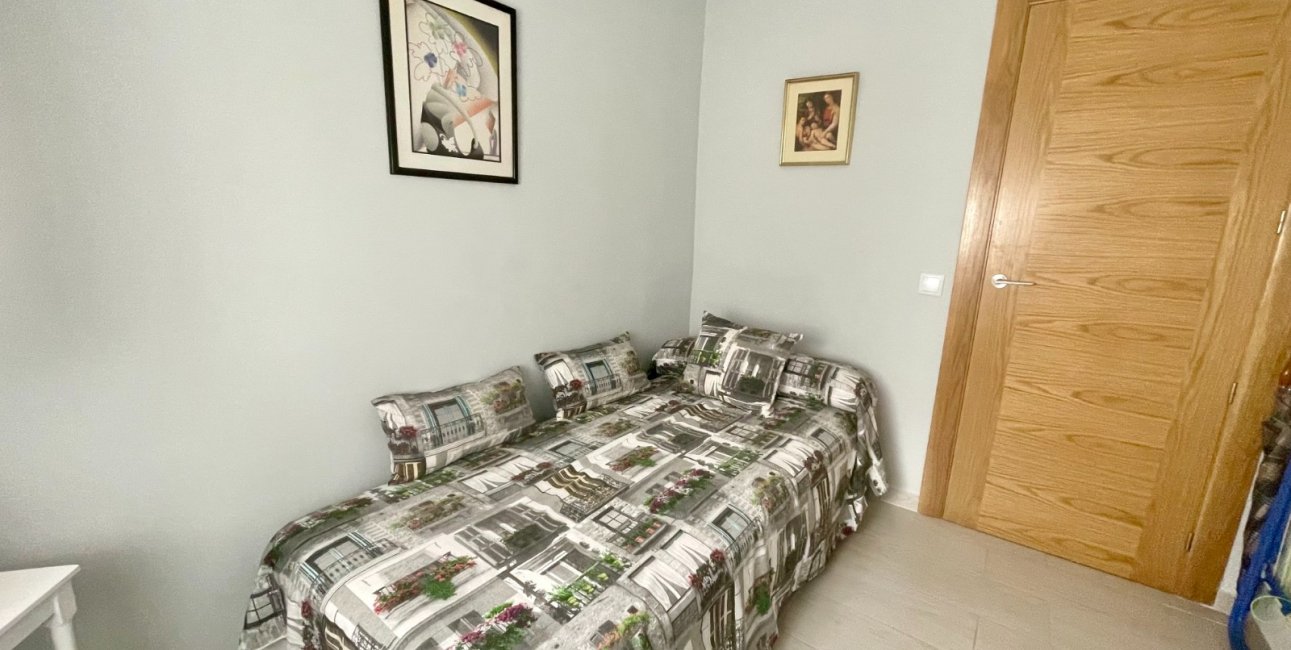 Resale - Apartment / flat -
Torrevieja - Playa Del Cura