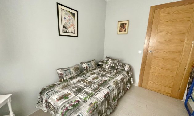 Resale - Apartment / flat -
Torrevieja - Playa Del Cura