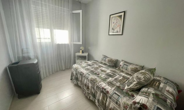 Resale - Apartment / flat -
Torrevieja - Playa Del Cura