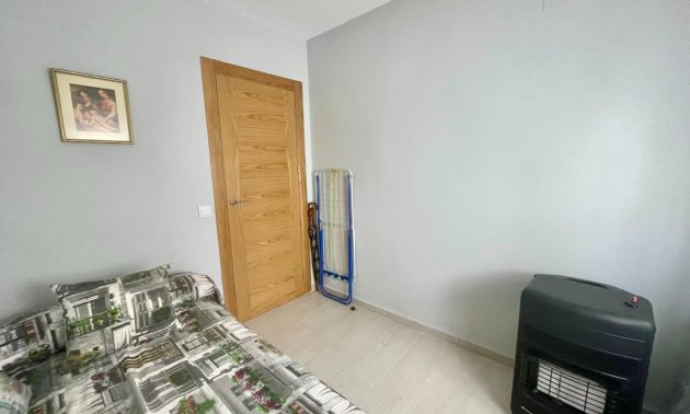 Resale - Apartment / flat -
Torrevieja - Playa Del Cura