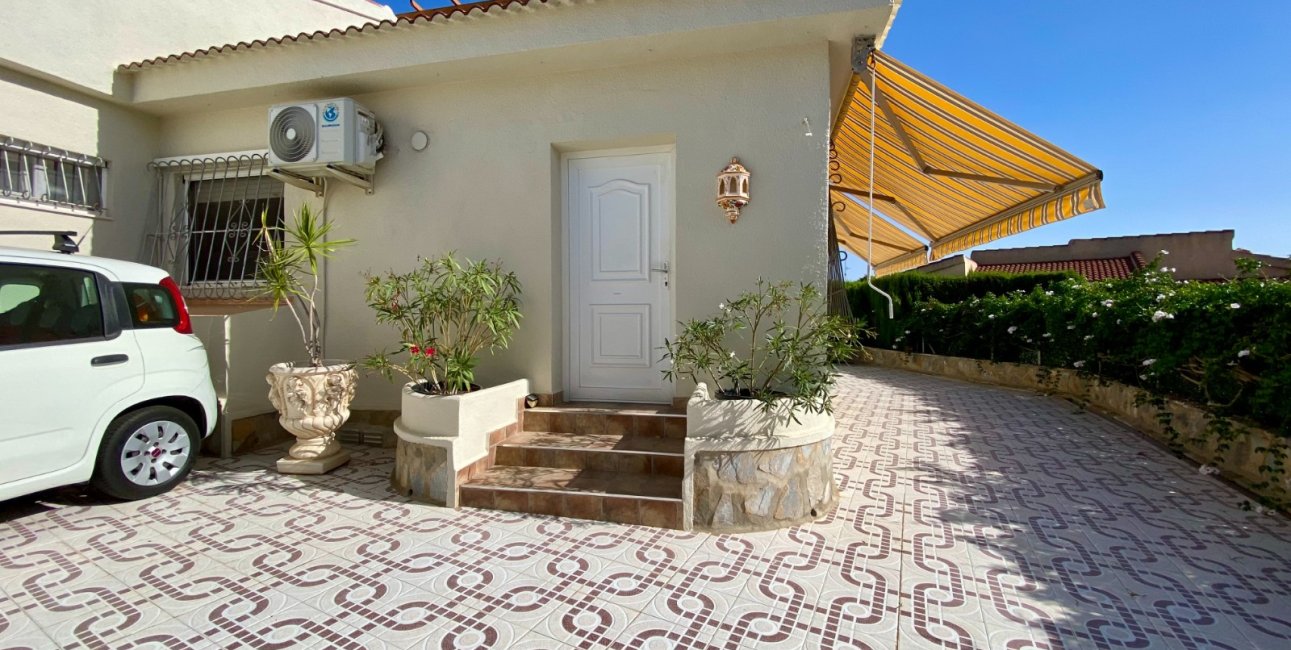 Resale - Villa -
Ciudad Quesada - Ciudad Quesada - Town