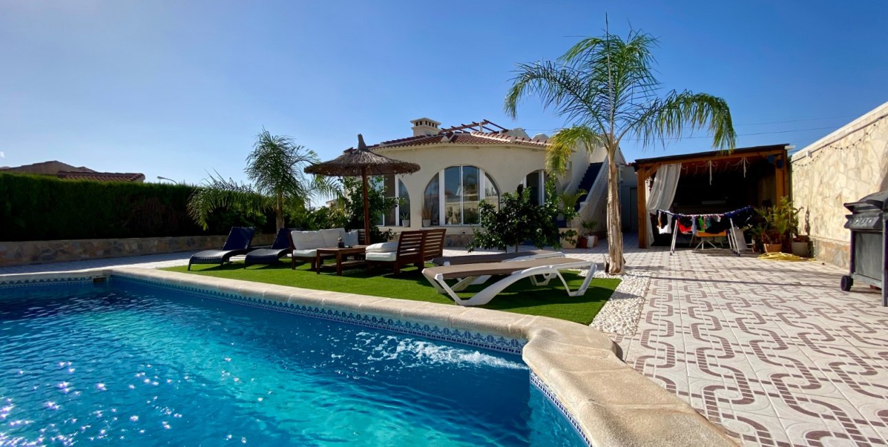 Resale - Villa -
Ciudad Quesada - Ciudad Quesada - Town