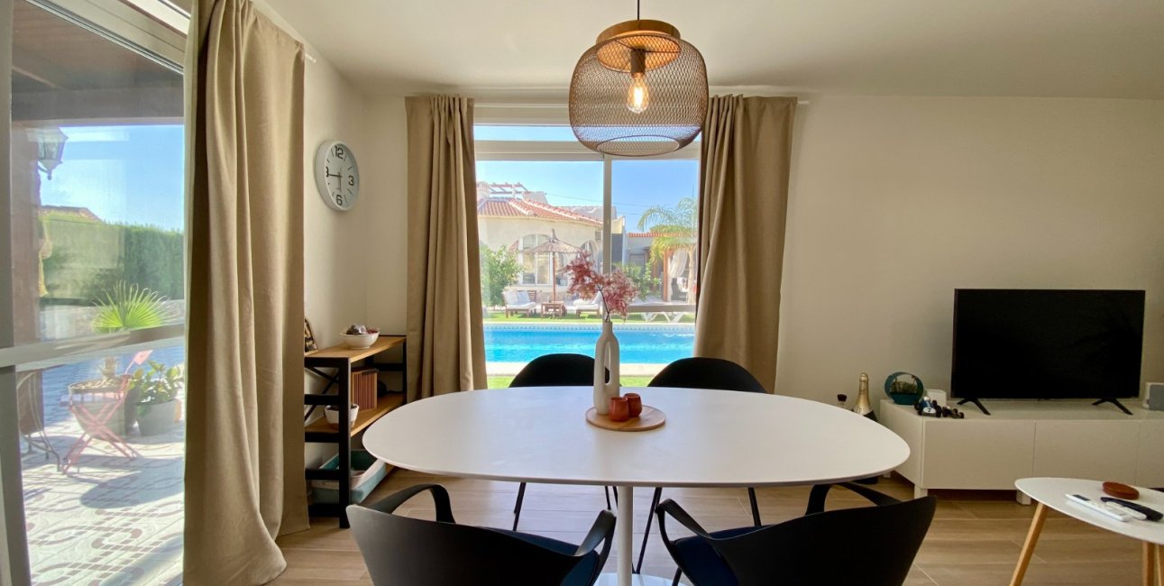 Resale - Villa -
Ciudad Quesada - Ciudad Quesada - Town