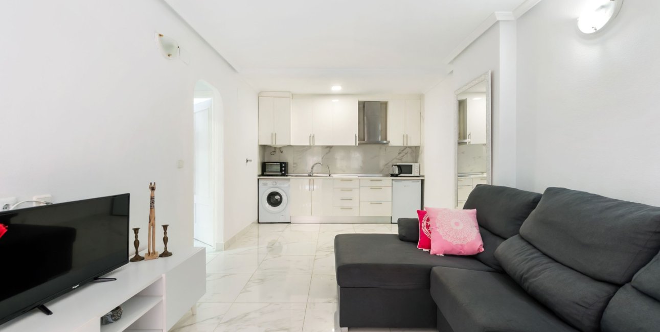 Resale - Apartment / flat -
Torrevieja - Torrevieja - Centre