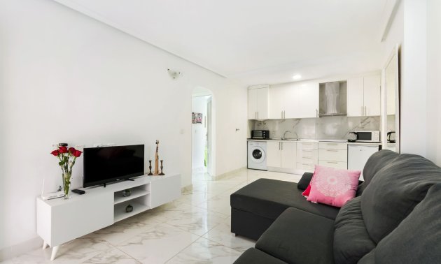 Resale - Apartment / flat -
Torrevieja - Torrevieja - Centre