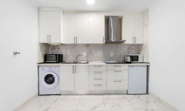 Resale - Apartment / flat -
Torrevieja - Torrevieja - Centre