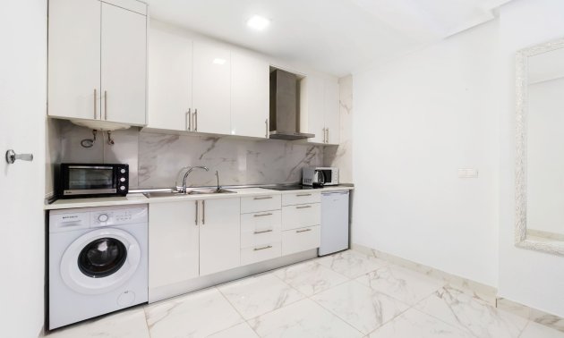 Resale - Apartment / flat -
Torrevieja - Torrevieja - Centre
