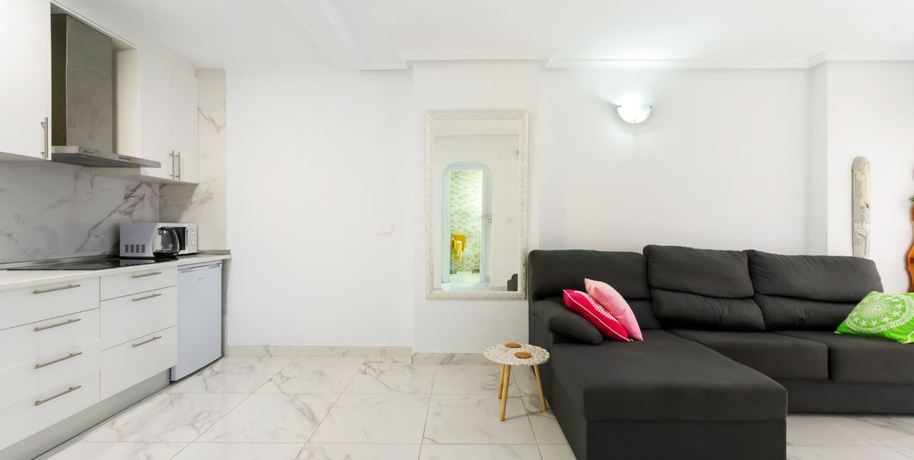 Resale - Apartment / flat -
Torrevieja - Torrevieja - Centre