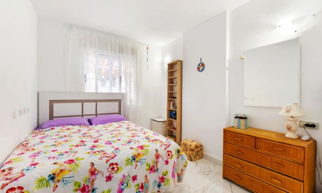 Resale - Apartment / flat -
Torrevieja - Torrevieja - Centre