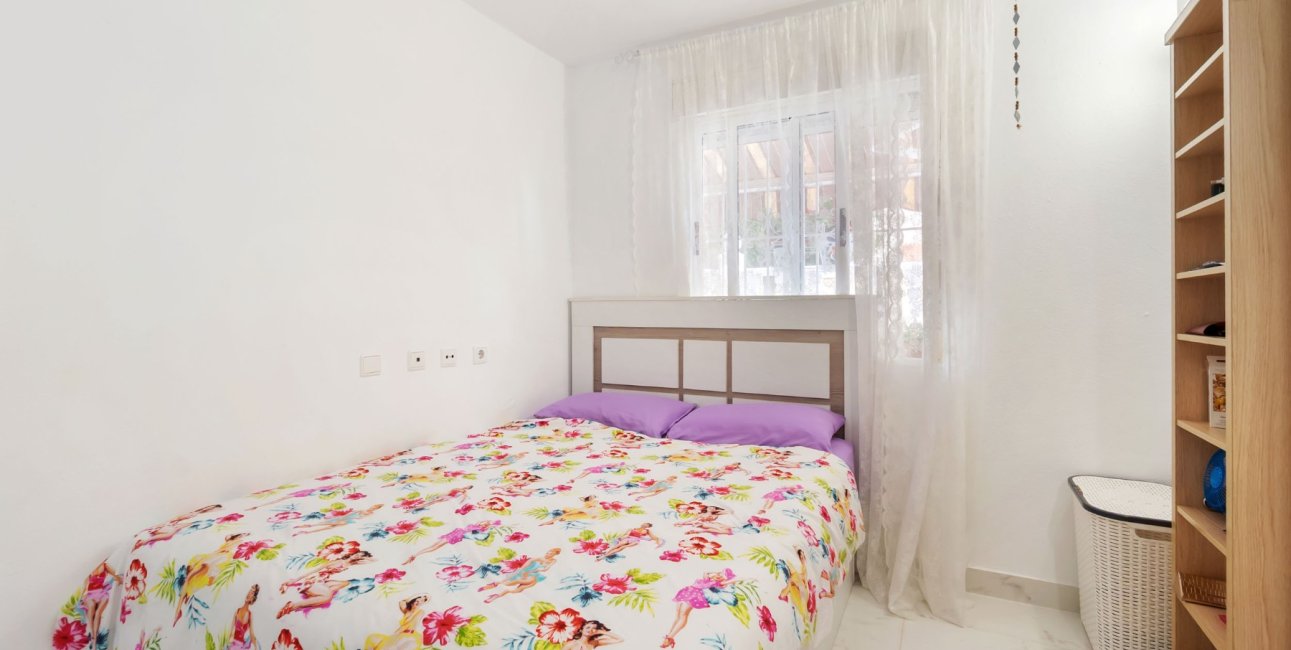 Resale - Apartment / flat -
Torrevieja - Torrevieja - Centre