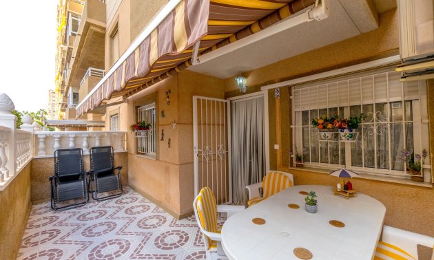 Resale - Apartment / flat -
Torrevieja - Torrevieja - Centre