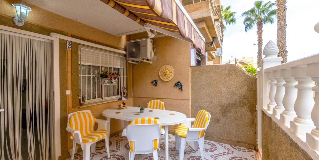 Resale - Apartment / flat -
Torrevieja - Torrevieja - Centre