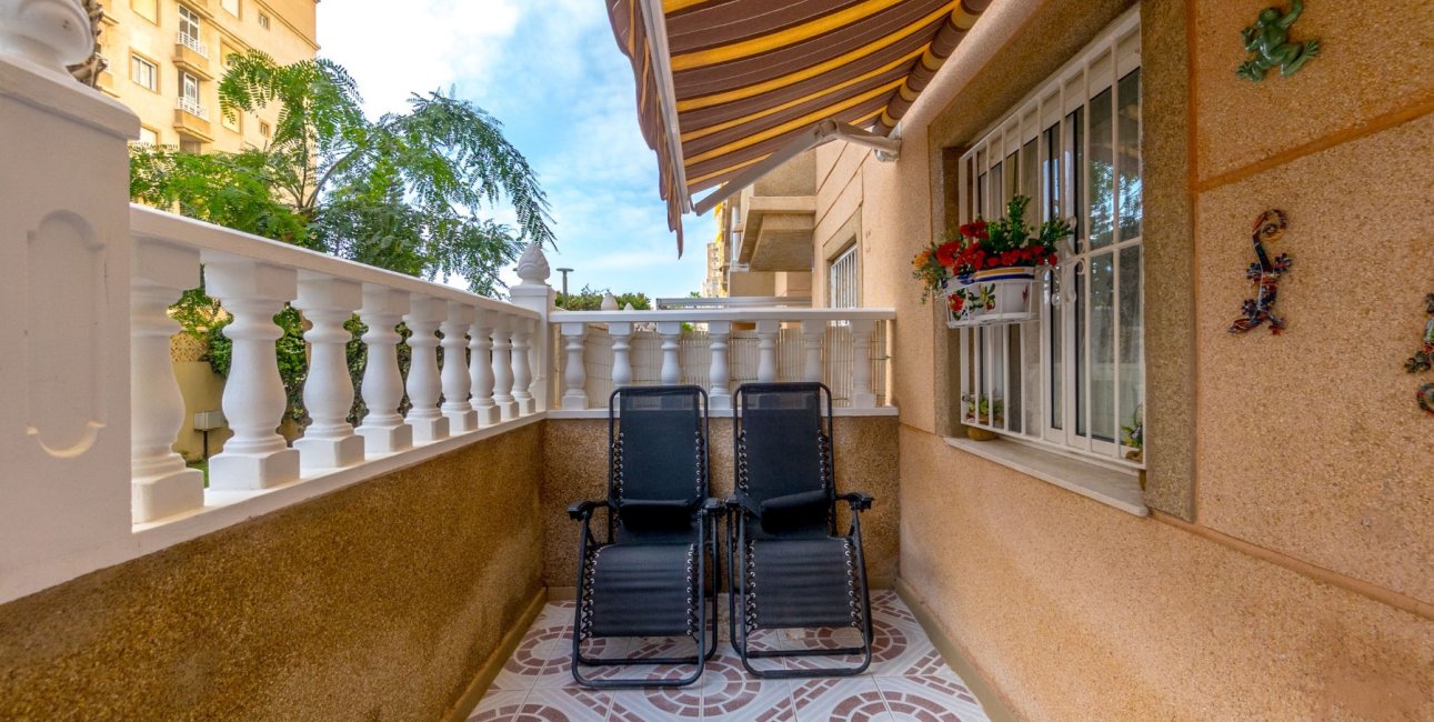 Resale - Apartment / flat -
Torrevieja - Torrevieja - Centre