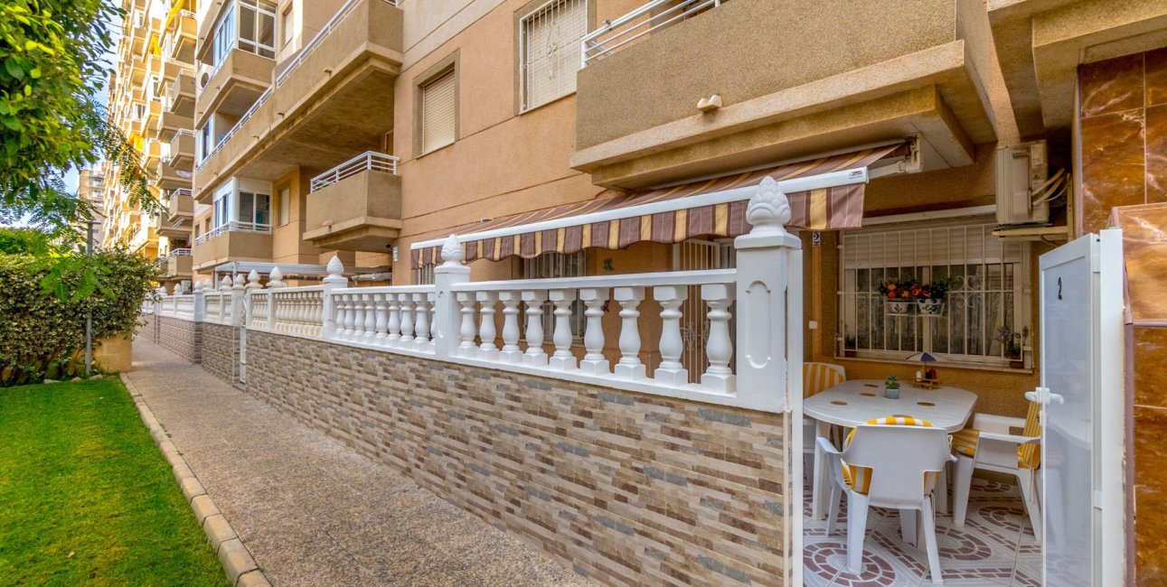 Resale - Apartment / flat -
Torrevieja - Torrevieja - Centre