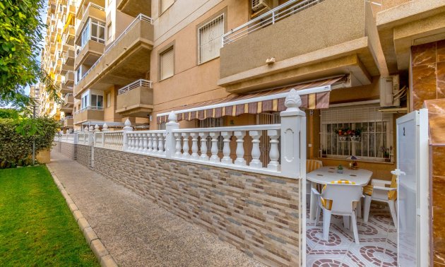 Resale - Apartment / flat -
Torrevieja - Torrevieja - Centre