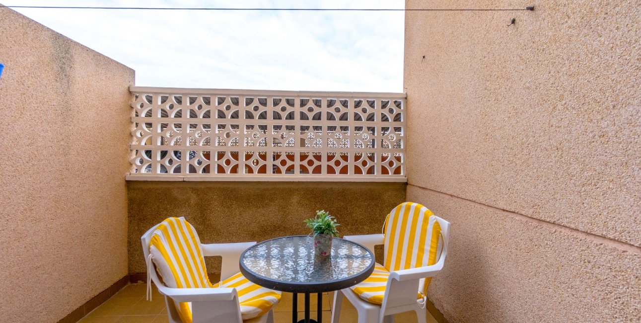 Resale - Apartment / flat -
Torrevieja - Torrevieja - Centre