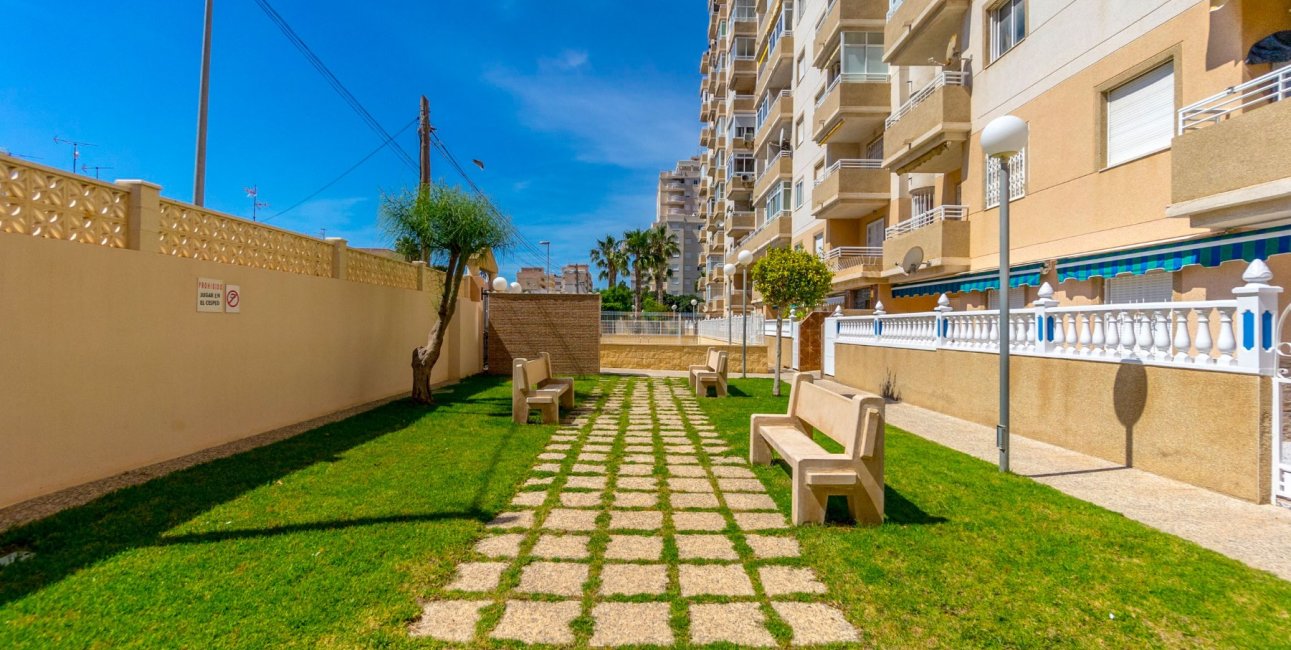 Resale - Apartment / flat -
Torrevieja - Torrevieja - Centre