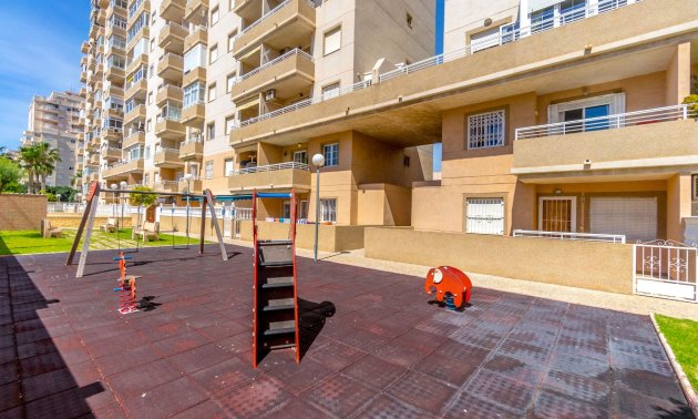Resale - Apartment / flat -
Torrevieja - Torrevieja - Centre