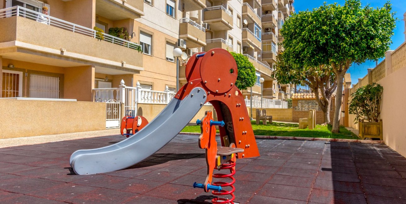 Resale - Apartment / flat -
Torrevieja - Torrevieja - Centre