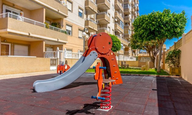 Resale - Apartment / flat -
Torrevieja - Torrevieja - Centre