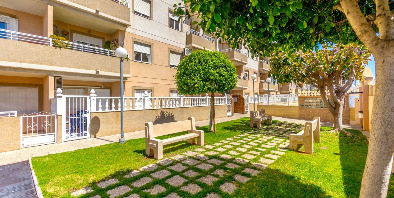 Resale - Apartment / flat -
Torrevieja - Torrevieja - Centre