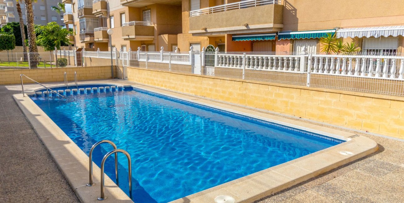 Resale - Apartment / flat -
Torrevieja - Torrevieja - Centre