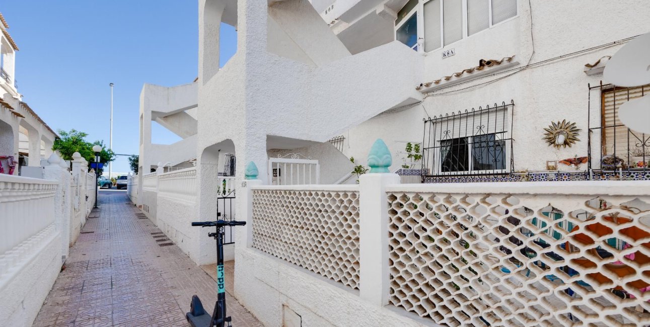 Rynek wtórny - Bungalow -
Torrevieja - La Veleta