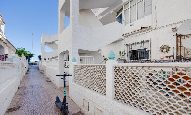 Rynek wtórny - Bungalow -
Torrevieja - La Veleta