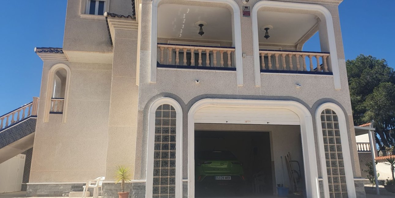 Resale - Villa -
Algorfa - Lomas de La Juliana