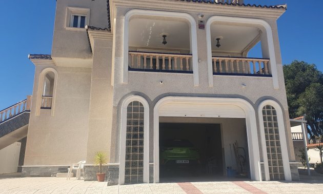 Resale - Villa -
Algorfa - Lomas de La Juliana