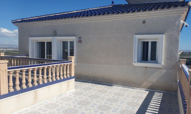 Resale - Villa -
Algorfa - Lomas de La Juliana
