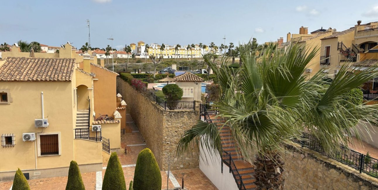 Resale - Apartment / flat -
Algorfa - La Finca Golf Resort