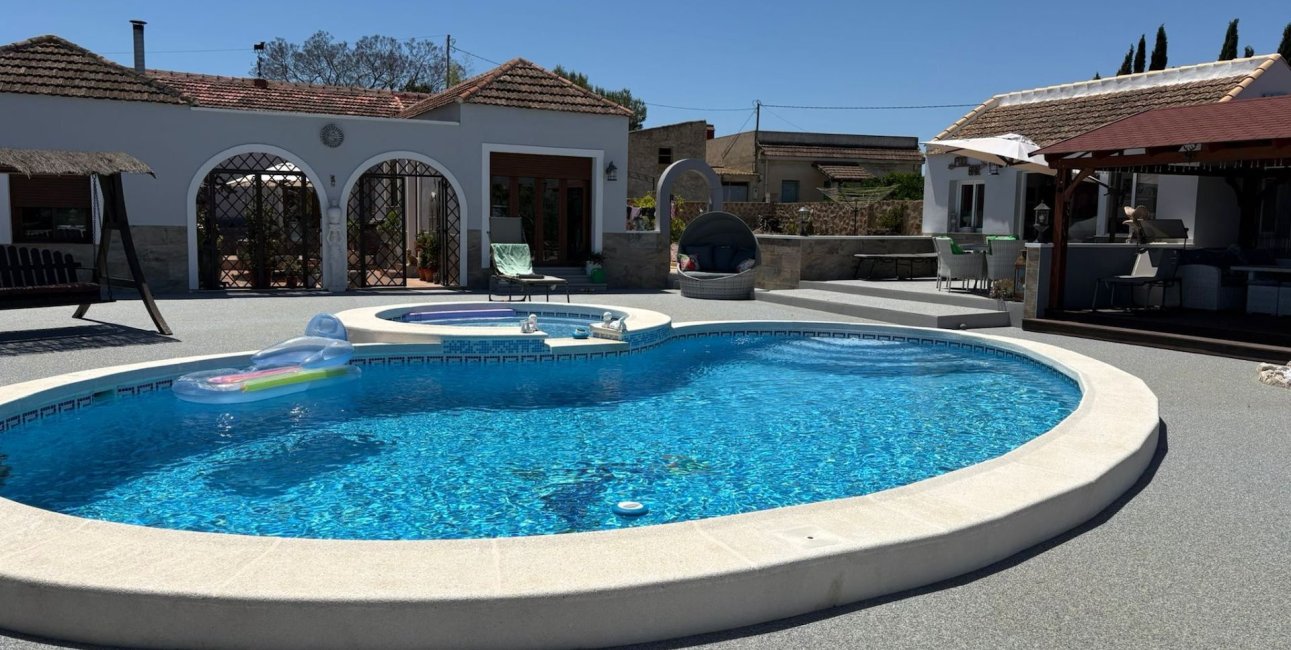 Resale - Villa -
Jacarilla - Jacarilla - Country