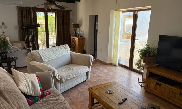 Resale - Villa -
Jacarilla - Jacarilla - Country