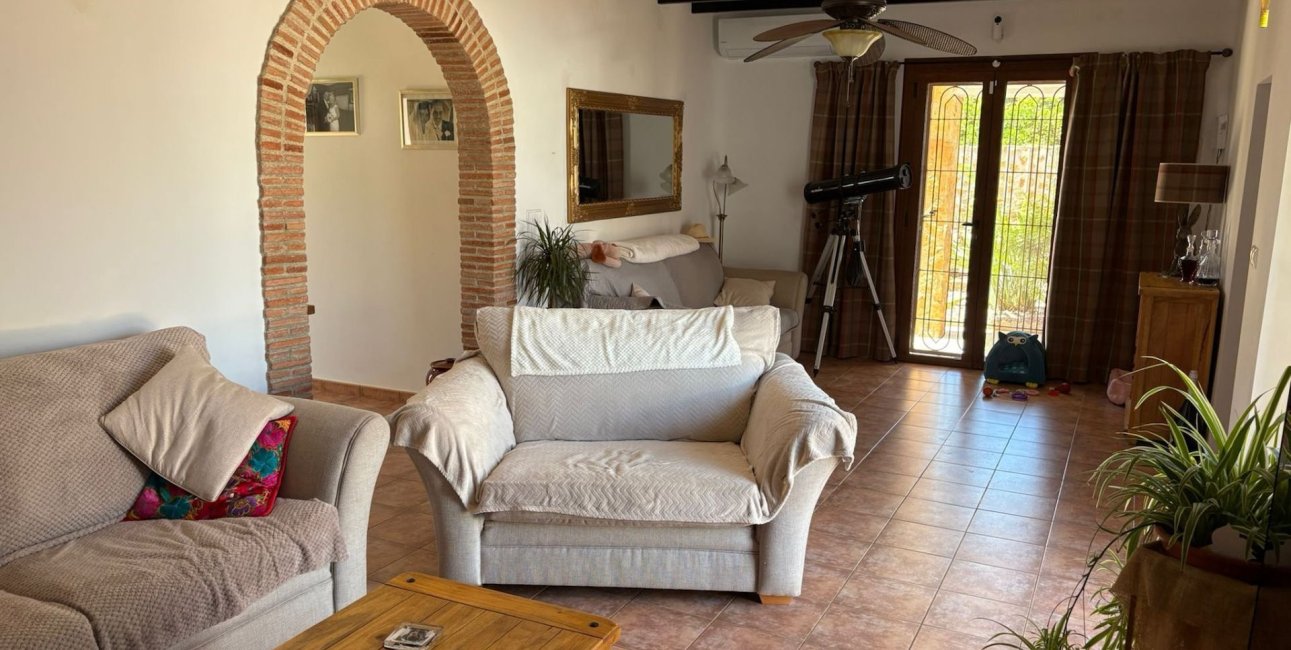 Resale - Villa -
Jacarilla - Jacarilla - Country