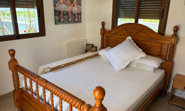 Resale - Villa -
Jacarilla - Jacarilla - Country