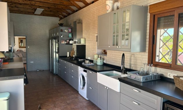 Resale - Villa -
Jacarilla - Jacarilla - Country