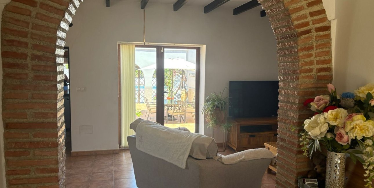 Resale - Villa -
Jacarilla - Jacarilla - Country