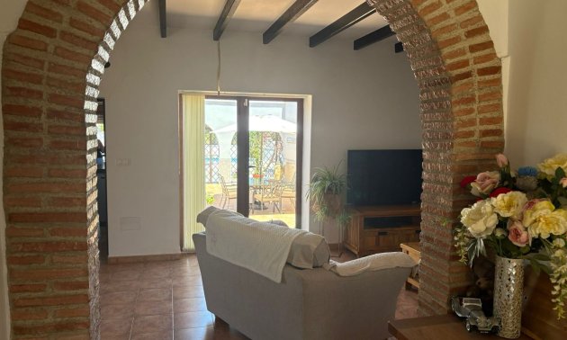 Resale - Villa -
Jacarilla - Jacarilla - Country