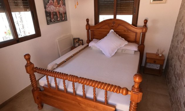 Resale - Villa -
Jacarilla - Jacarilla - Country