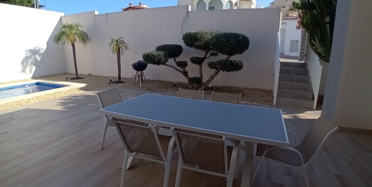 Reventa - Villa -
Ciudad Quesada - La Marquesa