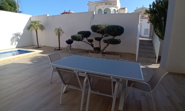 Reventa - Villa -
Ciudad Quesada - La Marquesa