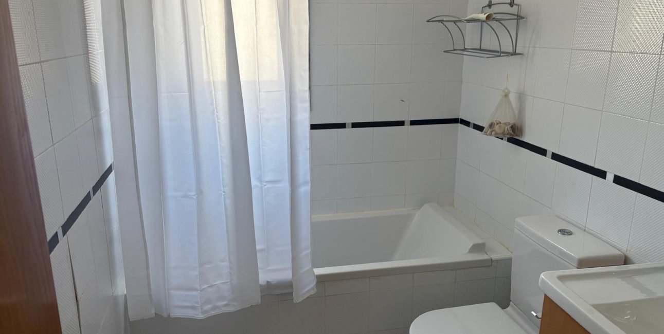 Resale - Apartment / flat -
Algorfa - La Finca Golf Resort