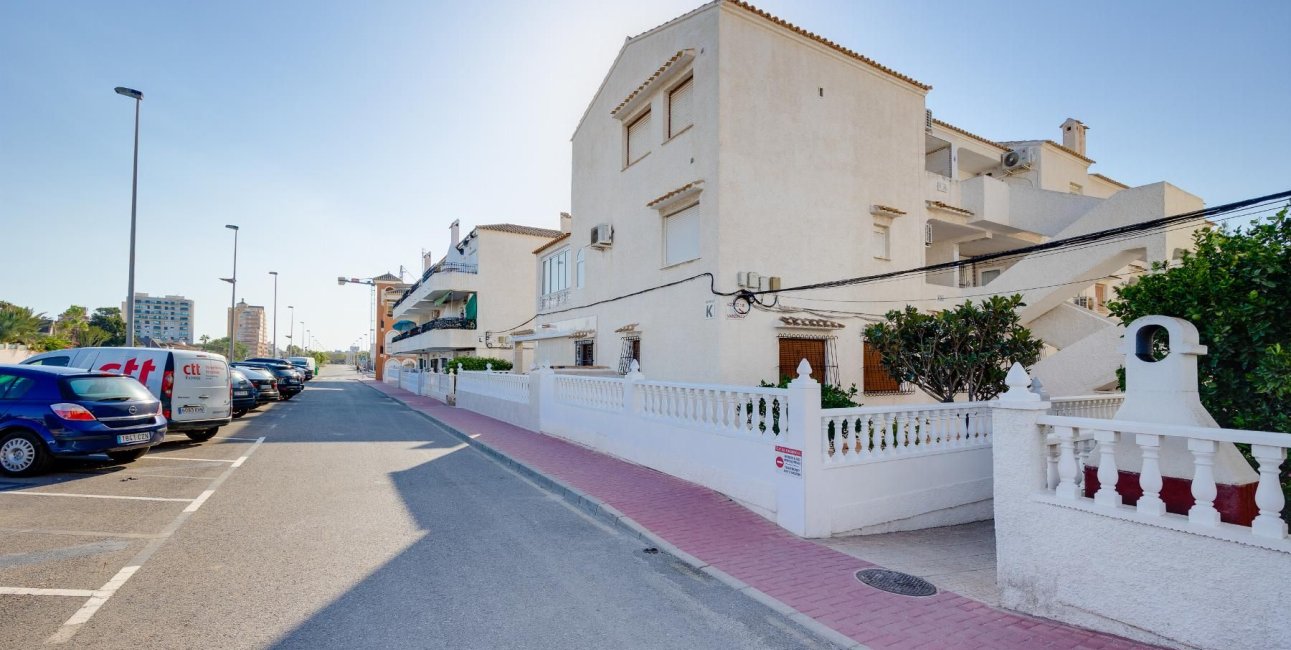 Rynek wtórny - Bungalow -
Torrevieja - La Veleta